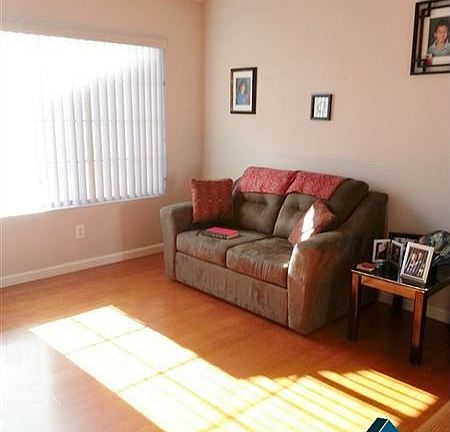3rd image of 630 Voyager St