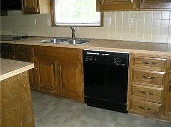 3rd image of 9009 Evanston Ct