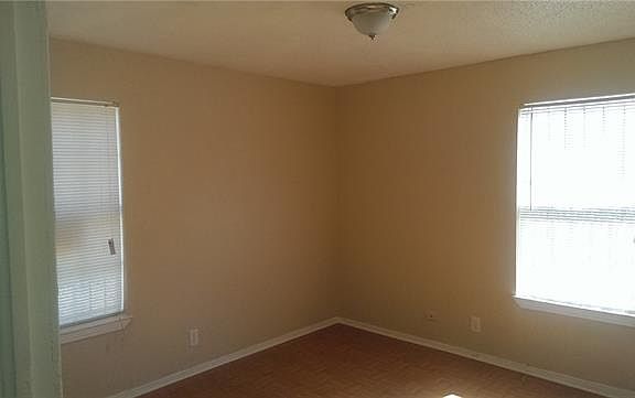 4th image of 4338 Jamaica St