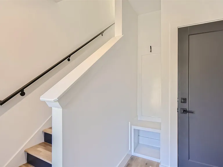 401 Serenity Ln — Photo 8