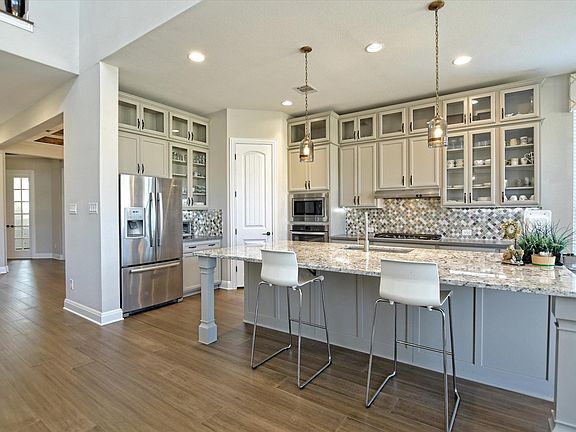 2nd image of 2305 Millbrook Loop