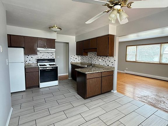 4th image of 940 S Cora St #2S