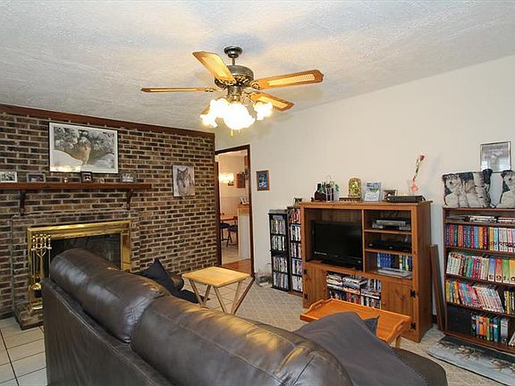 3rd image of 2932 Kerwood Dr