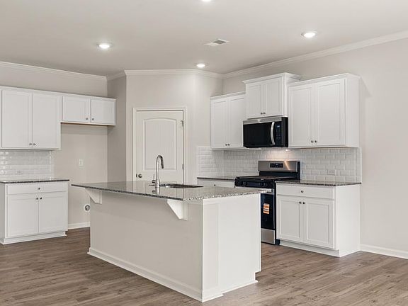 5th image of 246 Thompson Ridge Ln