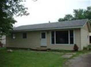 6 S Lourdes St, Valparaiso, IN 46385