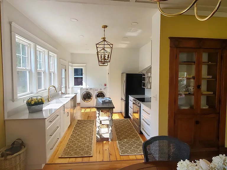 1010 Hill Ave — Photo 16