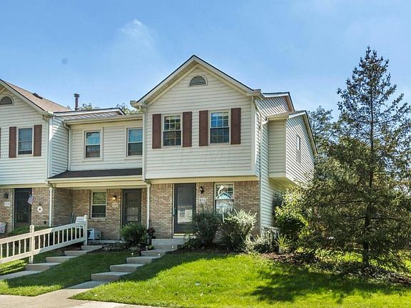 2nd image of 482 W Foxtrail Cres