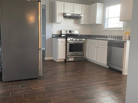 3rd image of 1625 Zacharys Way
