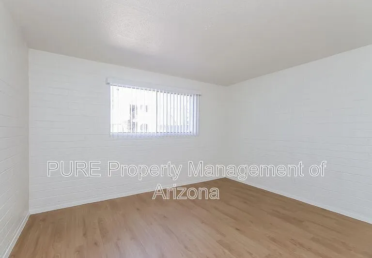 221 E 2nd Ave #9 — Photo 12
