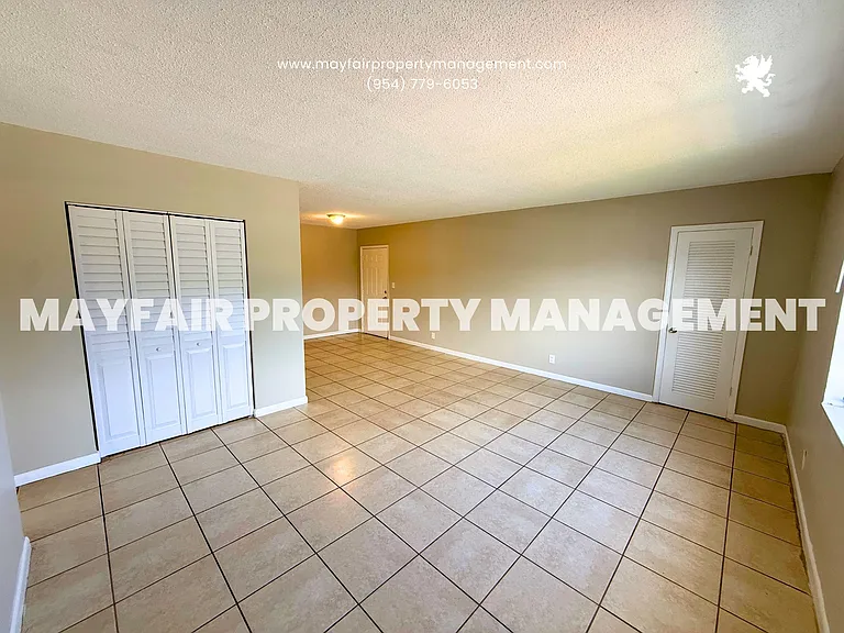 401 NW 43rd St #6 — Photo 9