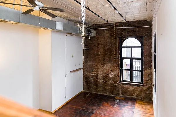 Rented by Nooklyn NYC LLC | media 55