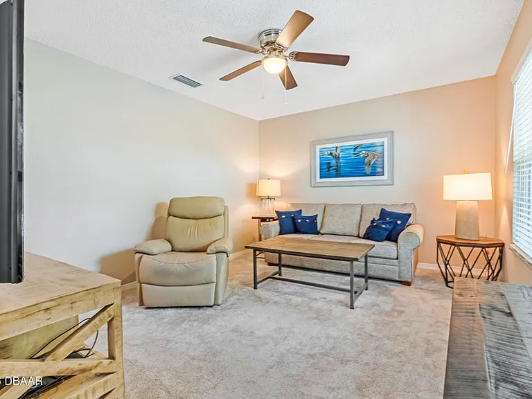 840 Center Ave #24 — Photo 6