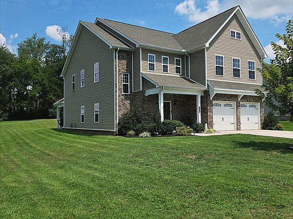 2nd image of 131 E Glenview Dr