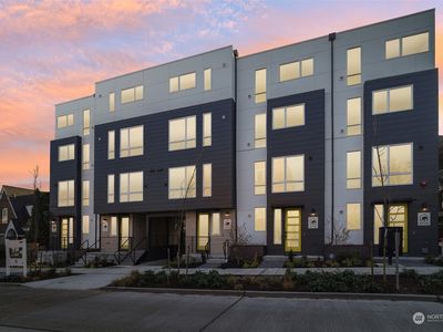 517 Howe Street #A, Seattle, WA, 98109