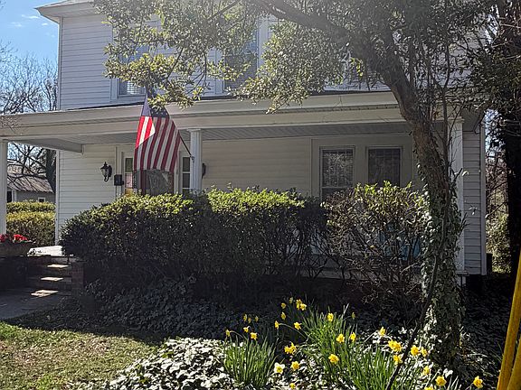 Flowers in front yard