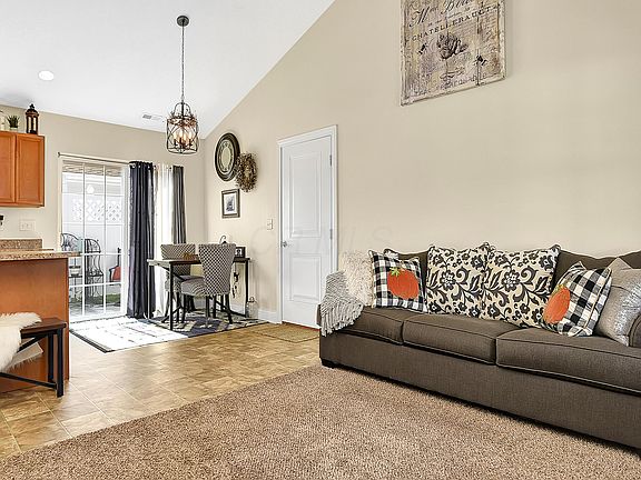 4th image of 901 Cumberland Meadows Cir