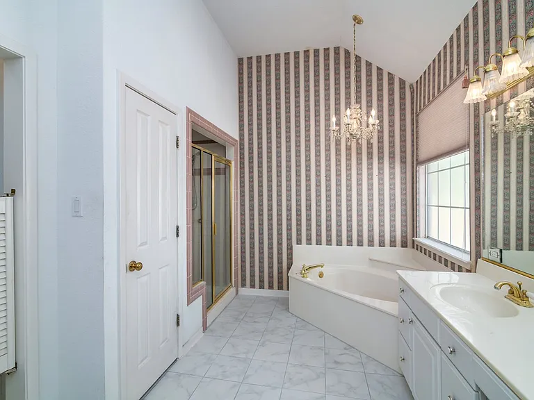 4525 Teasley Ln — Photo 25