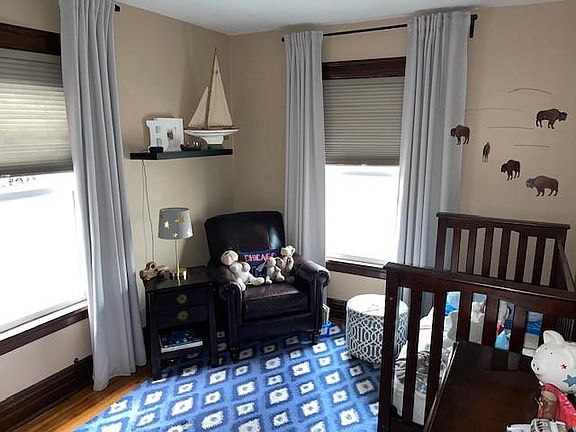 3rd image of 209 Richmond Ave Floor 2