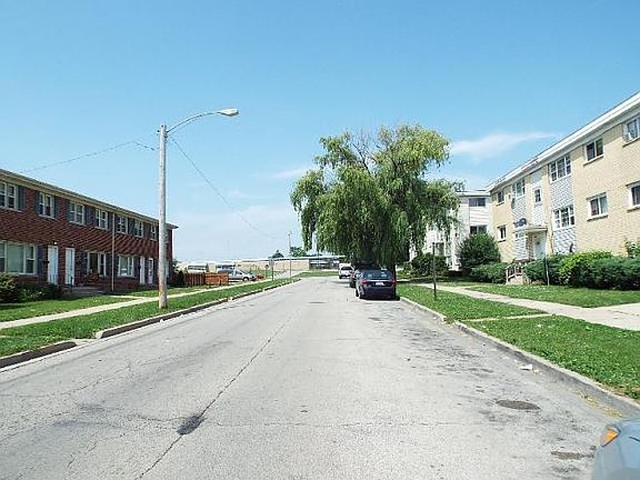 3rd image of 2131 Williamsburg Dr