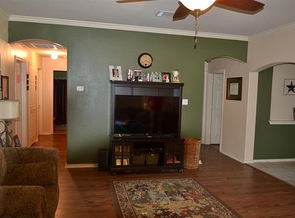 5th image of 333 Valley Dr