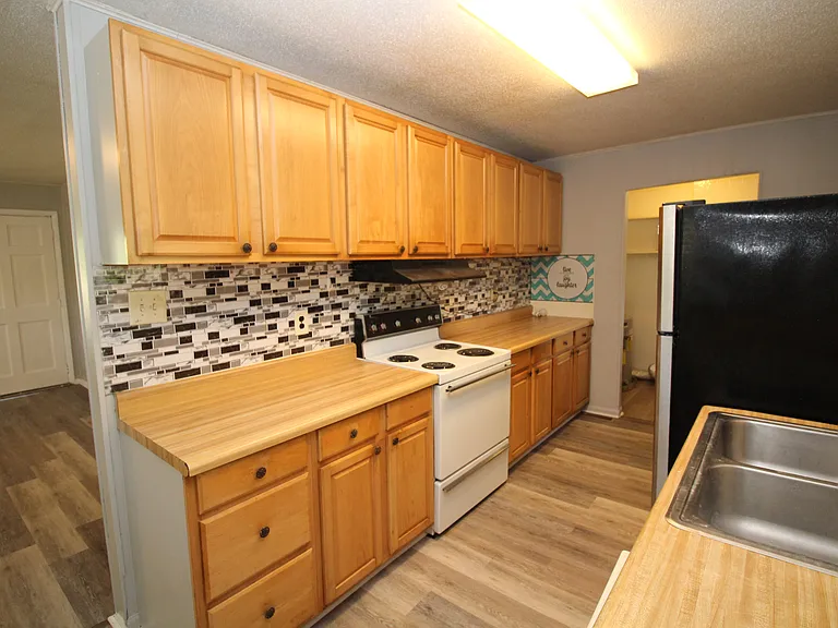 2720 Randleman Rd — Photo 6