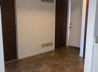 31657 Nardelli Ln, Roseville, MI 48066