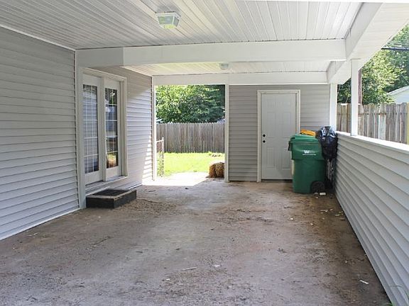 5th image of 2728 Saratoga St