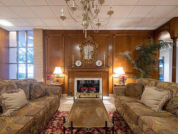 5th image of 2401 Bayshore Blvd Unit 401