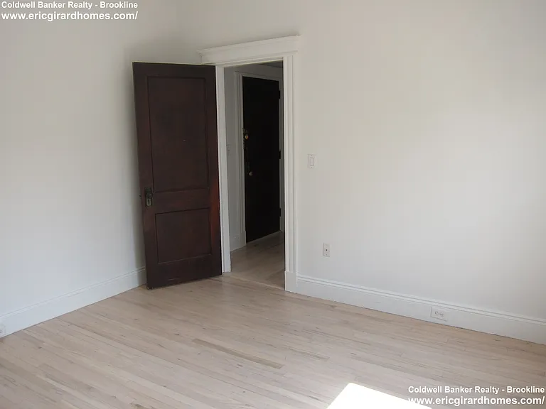 15 Park Dr #28 — Photo 8