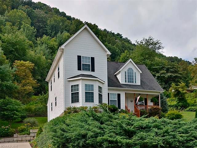 1st image of 458 Farley St