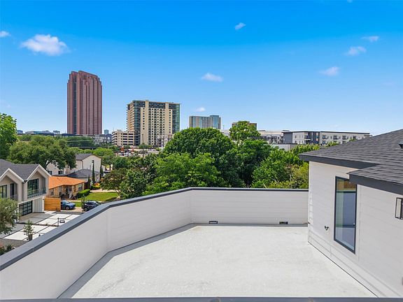 5th image of 4605 Belmont Ave #1