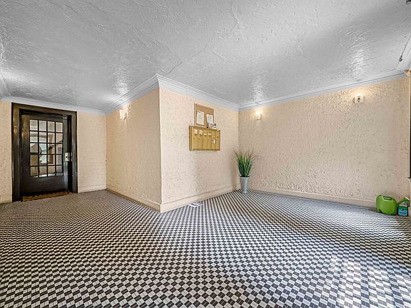 3rd image of 54 Forest Ave #2W