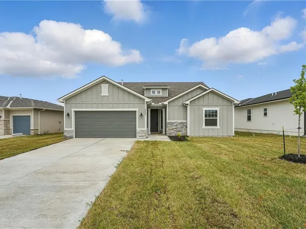 1802 NW 104th Ter, Kansas City, MO 64155