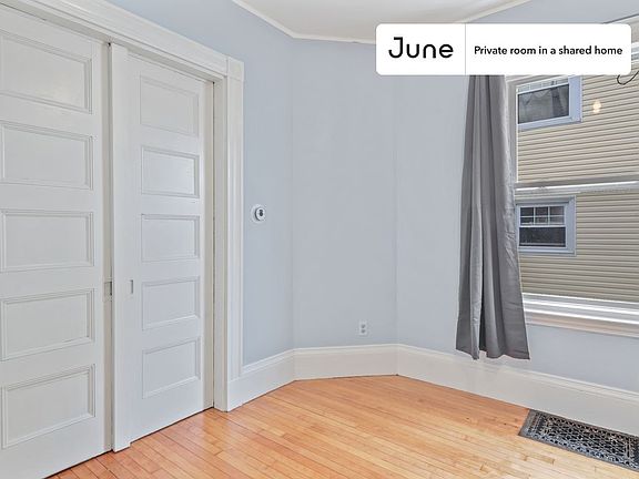 3rd image of 4 Sparhawk St #C