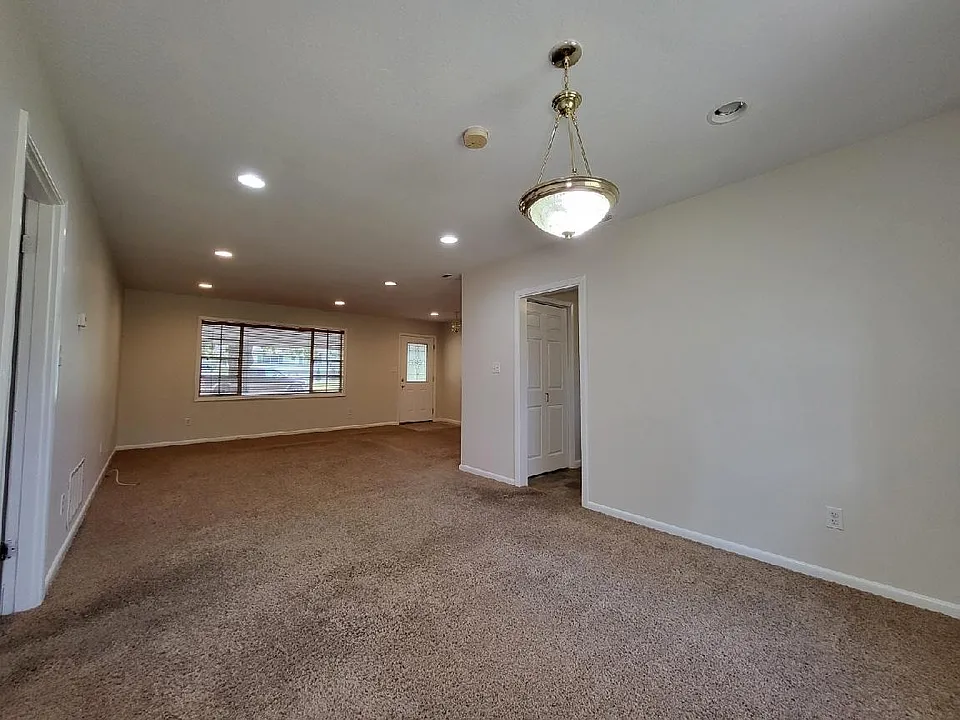 403 Mandalay Dr