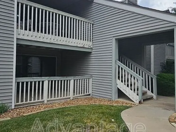 8793 W 106th Ter, Overland Park, KS 66212