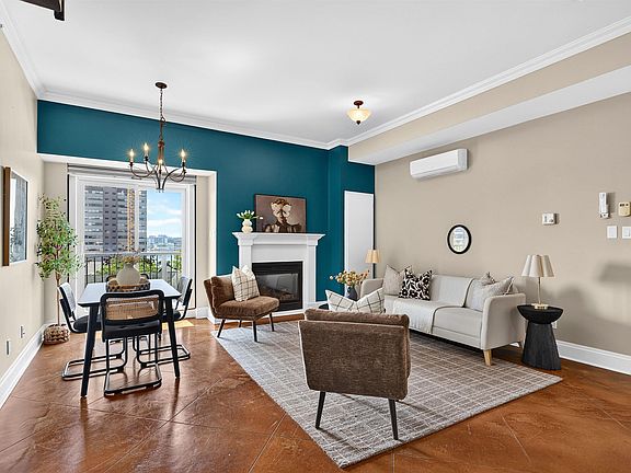 2nd image of 70 Ochterloney St #503