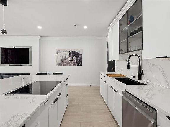 4th image of 145 15th St NE APT 1424