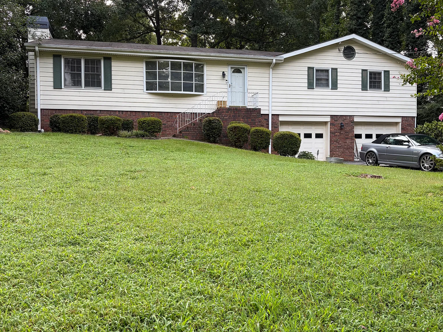 3 bed, 1736 sqft, $2,100 — Photo 2
