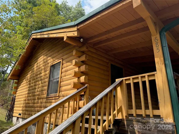685 Possum Holler, Bryson City, NC 28713
