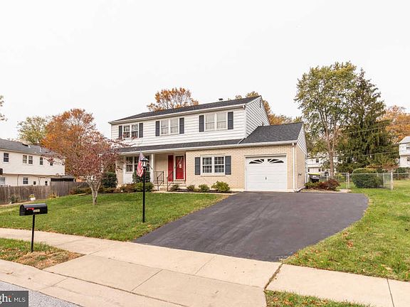 3rd image of 2227 Charwood Dr