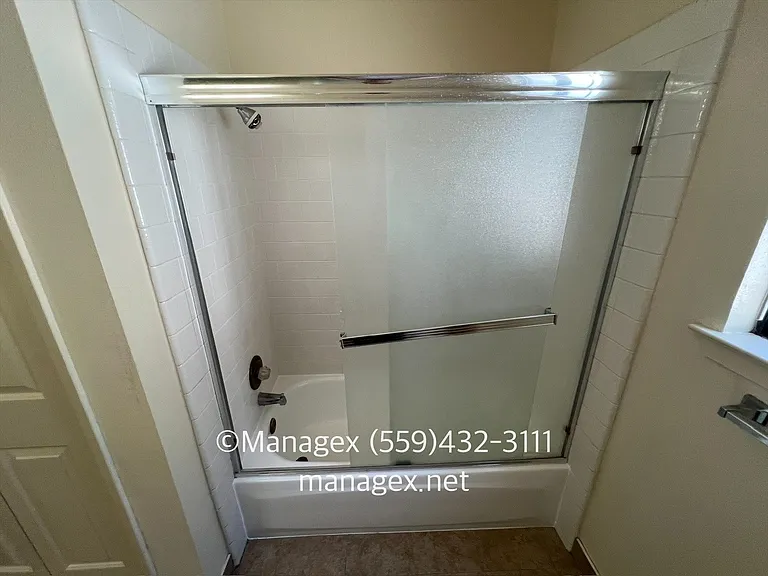 9364 N Archie Ave — Photo 12
