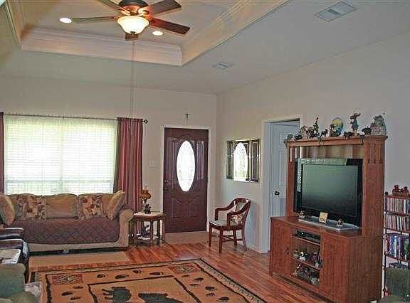 3rd image of 103 Pinegarden