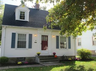 37 Edgewater Dr, Poland, OH 44514