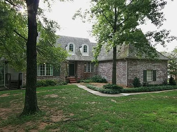 707 E Winston Cres S, Broken Arrow, OK 74011