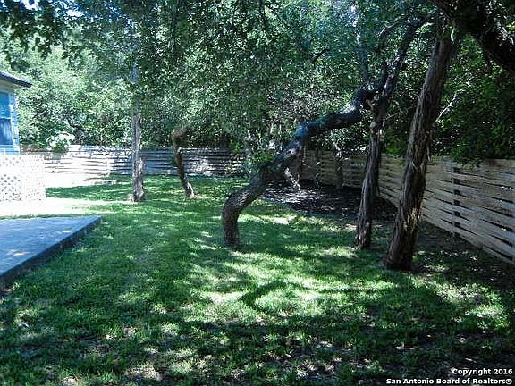 5th image of 4803 Roxton Ave