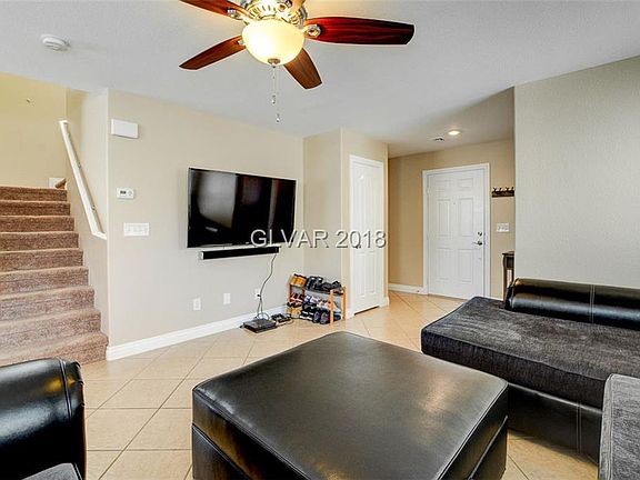 4th image of 560 Taunton St