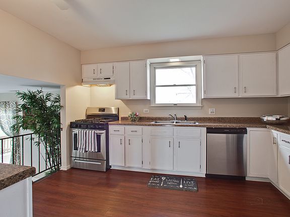 4th image of 5108 Roberta Ln