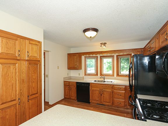 3rd image of 1884 125th Ln NE