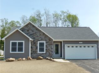 1485 Evergreen Dr, Lake View, NY 14085